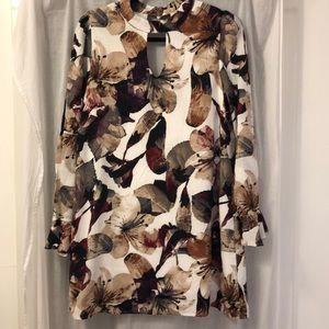 Boutique flower dress w/ bell sleeve - size medium